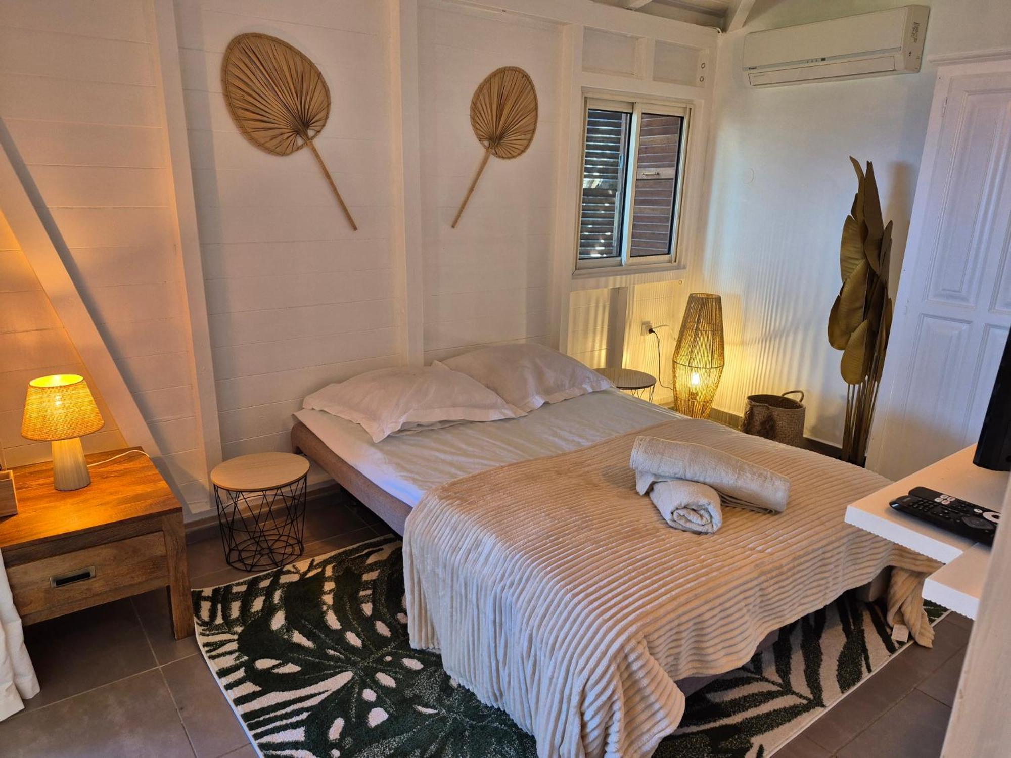 Villa Cannelle, Piscine, Vue Mer 德赛 外观 照片